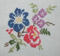 Punto_de_cruz,_flores_3.jpg